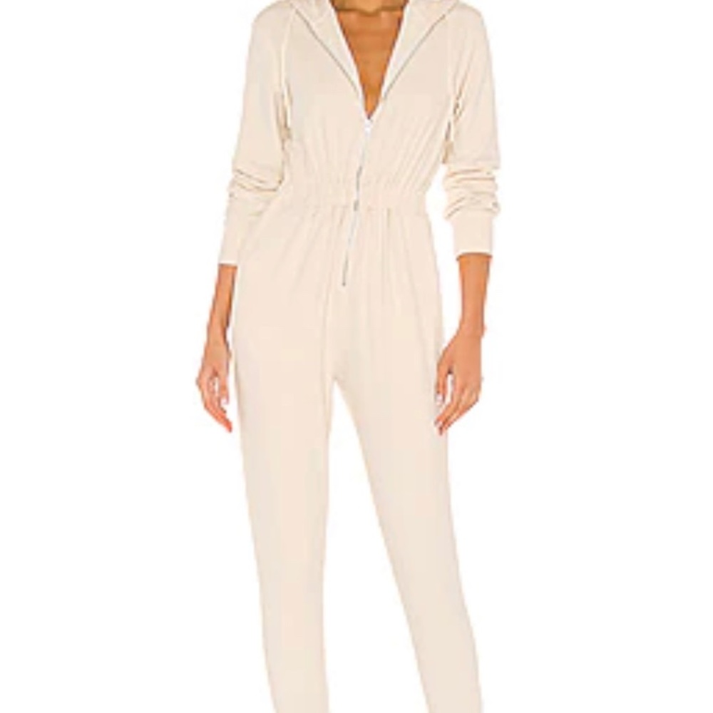Leisure suit